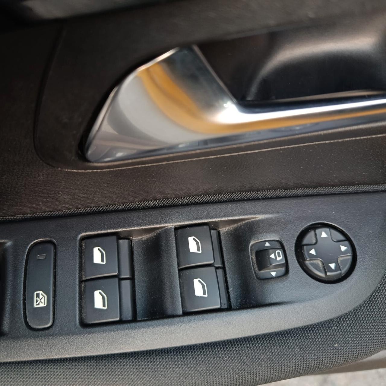 Peugeot 208 1.5 HDI ALLURE NEOPATENTATI