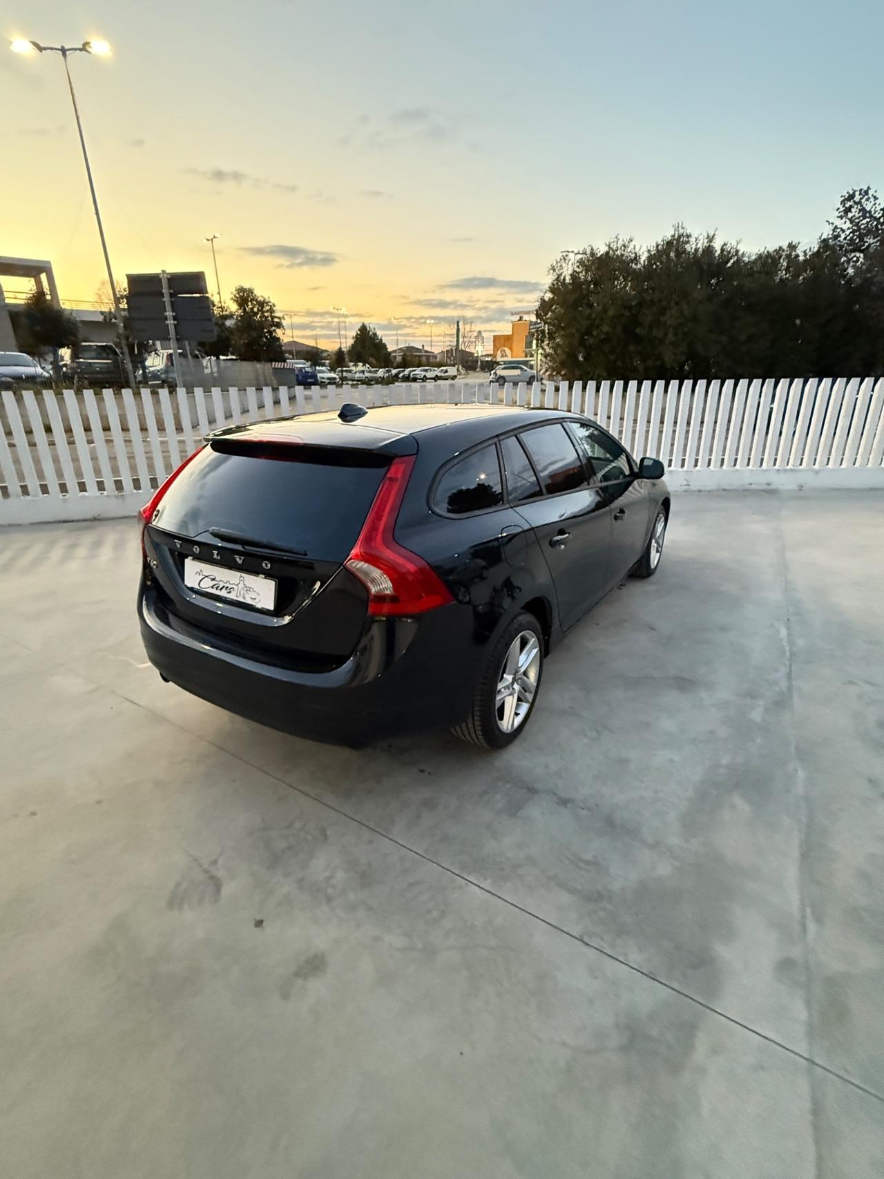 Volvo V60 D5 Geartronic Momentum