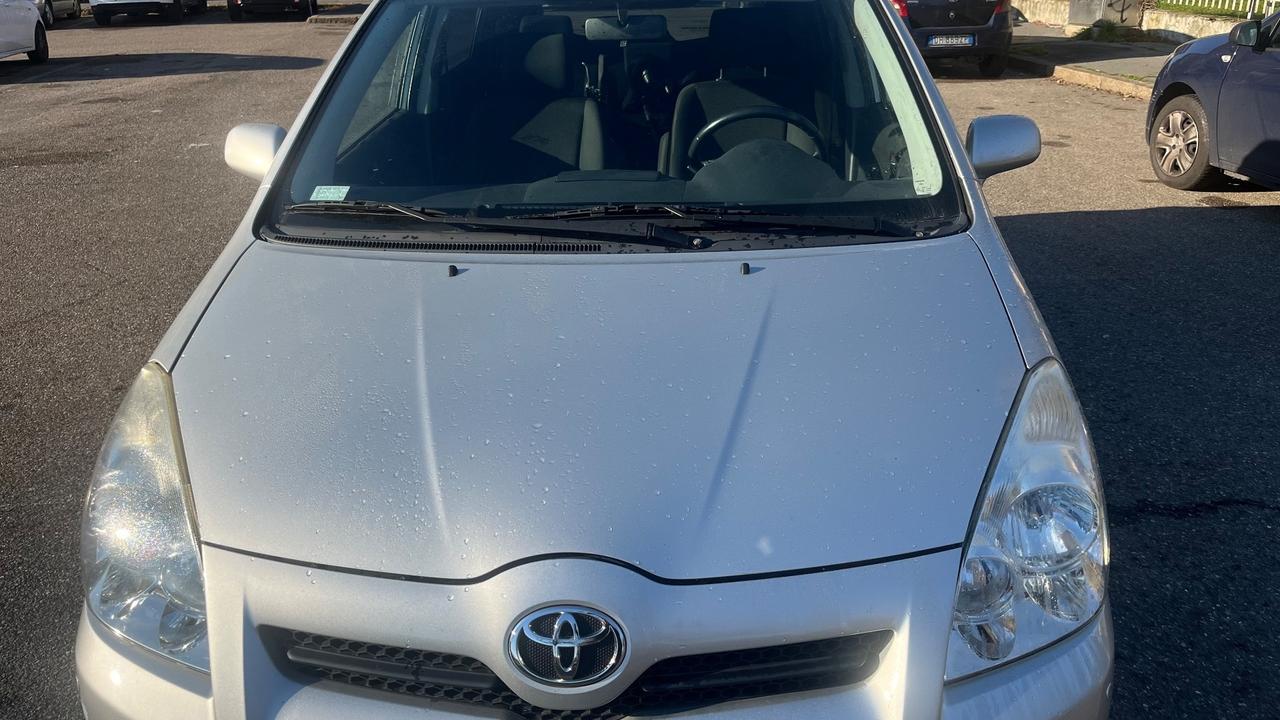 Toyota Corolla Verso 1.8 16V MMT MY'08 7pti