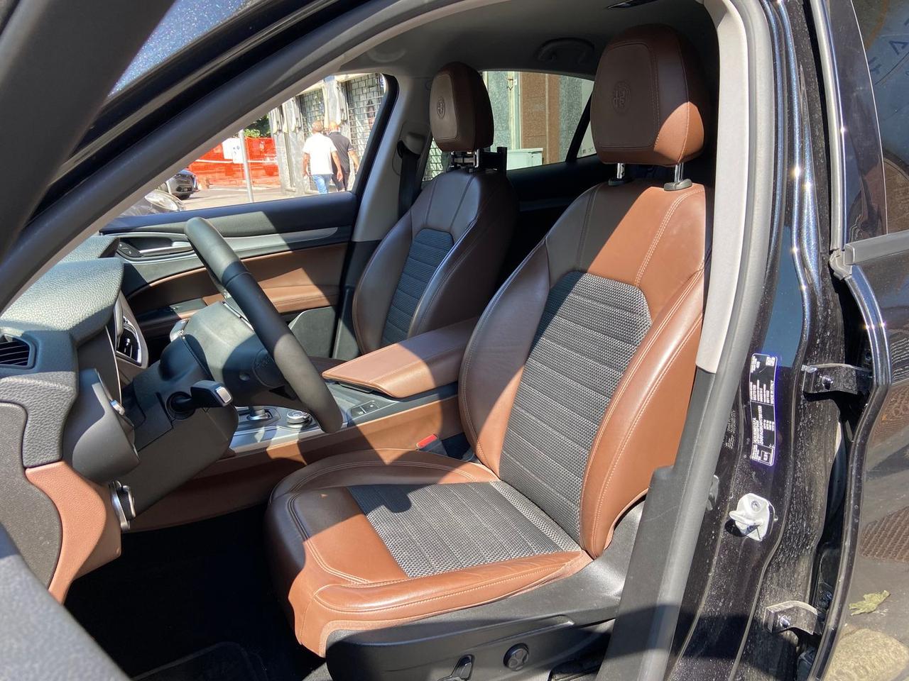 Alfa Romeo Stelvio Executive 2.2 #11022