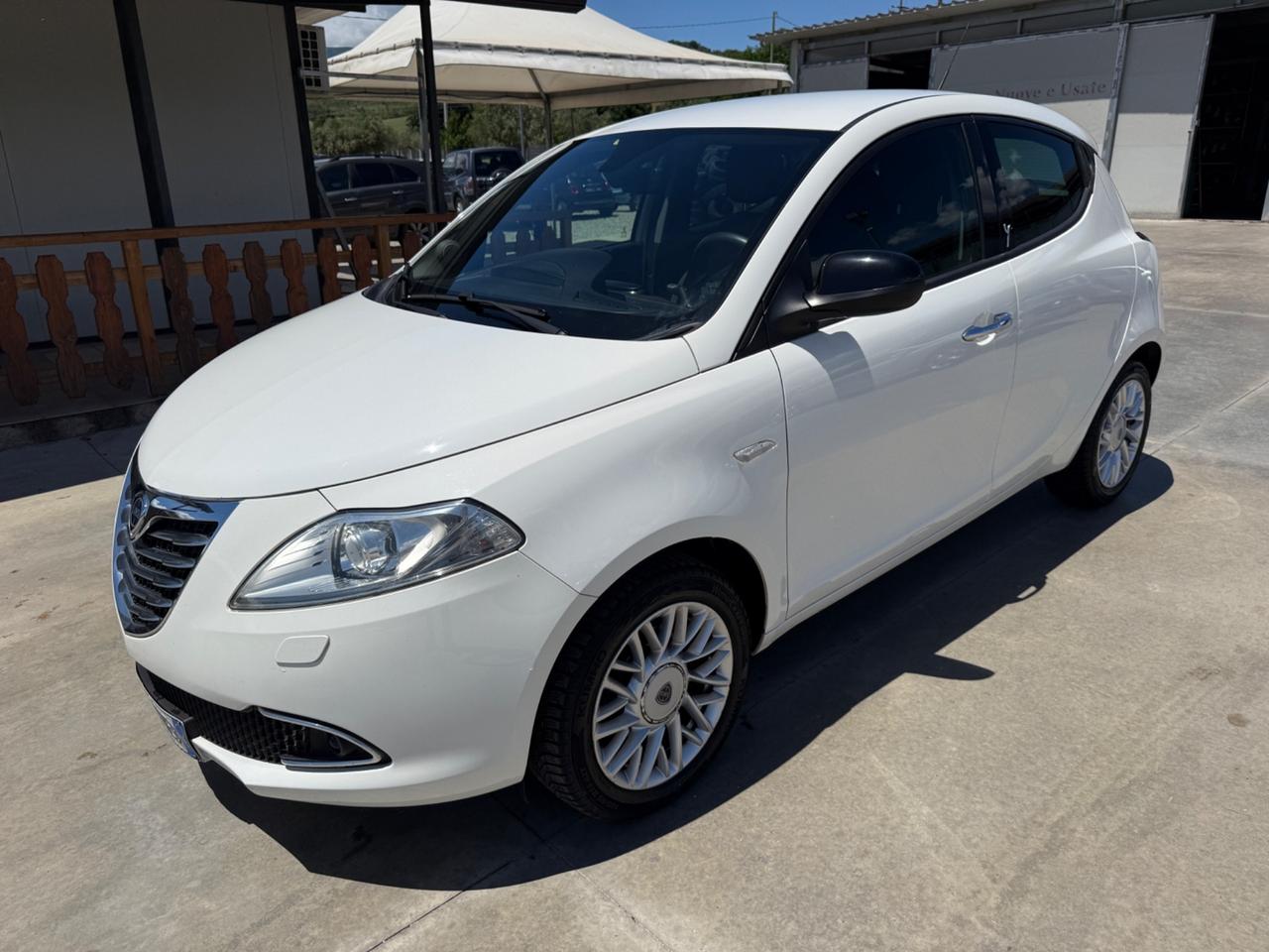 Lancia Ypsilon 0.9 TwinAir 85 CV Cambio Automatico
