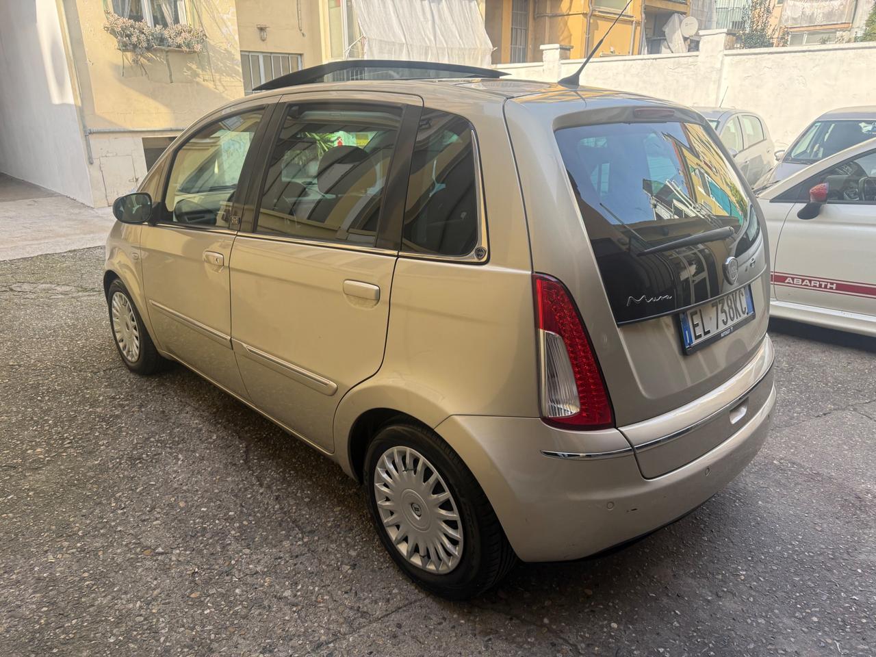 Lancia Musa 1.4 16v GPL 5th Avenue dfn