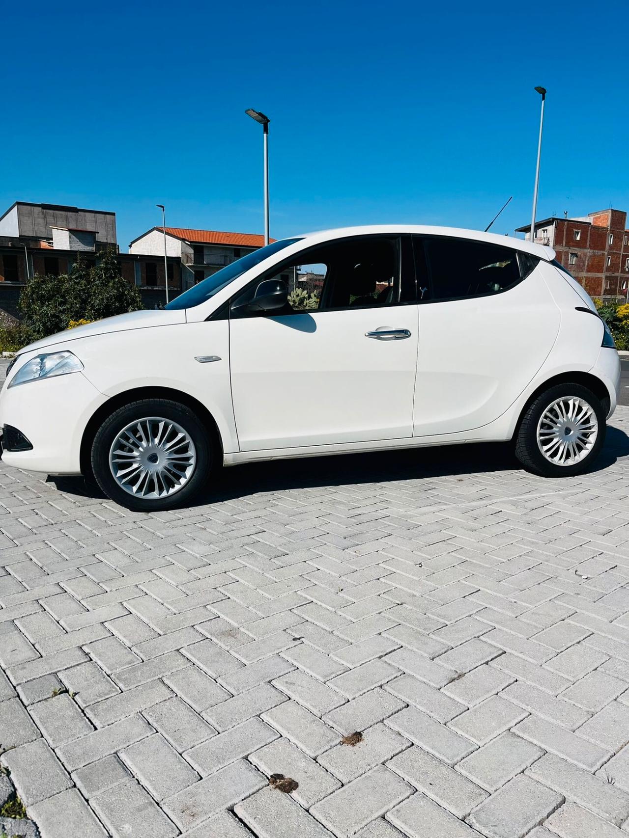 Lancia Ypsilon 1.3MLJT COME NUOVA CHIAMA 2013