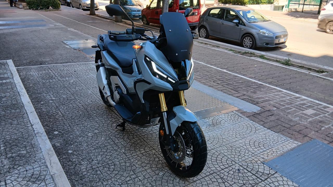 HONDA X-ADV 750 PARI AL NUOVO KM. CERTIFICATI