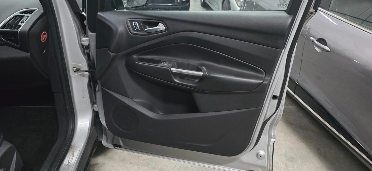 Ford Kuga 2.0 TDCI 140 CV 4WD Business