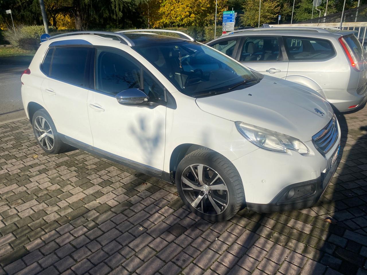 Peugeot 2008 BlueHDi 100 Black Matt