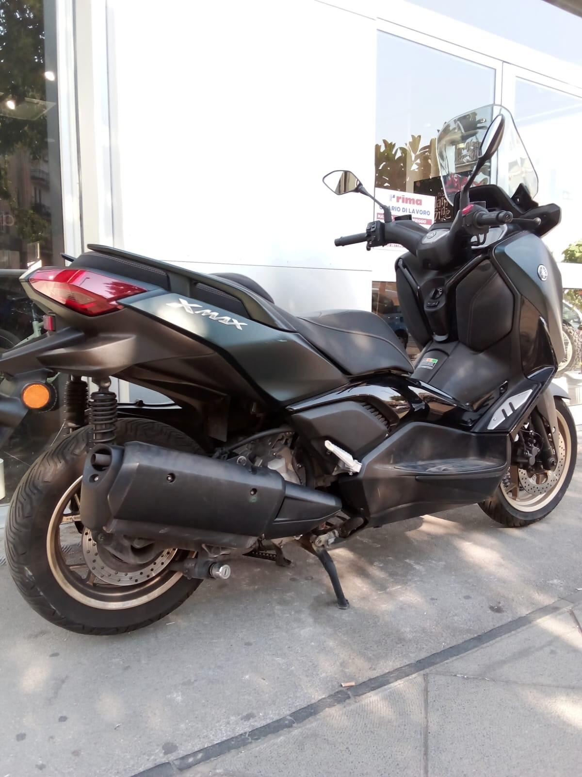 Yamaha X-Max 300 TECH