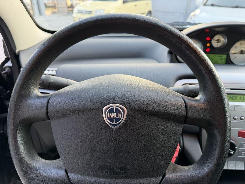 Lancia Ypsilon Ypsilon 1.2 8v Oro Bianco IDONEA NEOPATENTATI