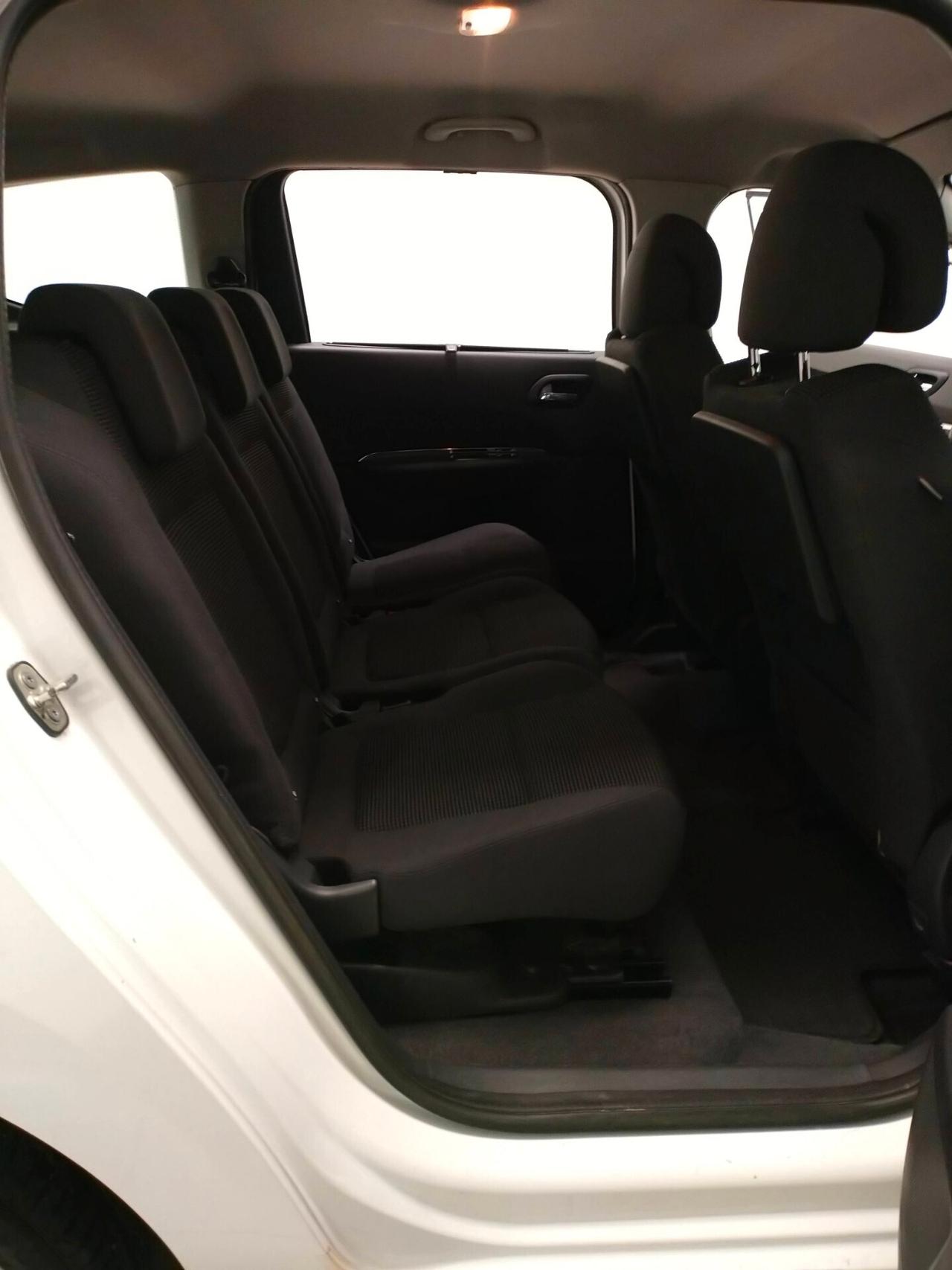 Peugeot 5008 1.6 e-HDi 115CV Stop&Start cambio robotizzato Allure