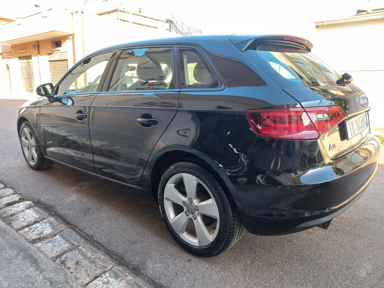 Audi A3 SPB 1.6 TDI clean diesel Attraction