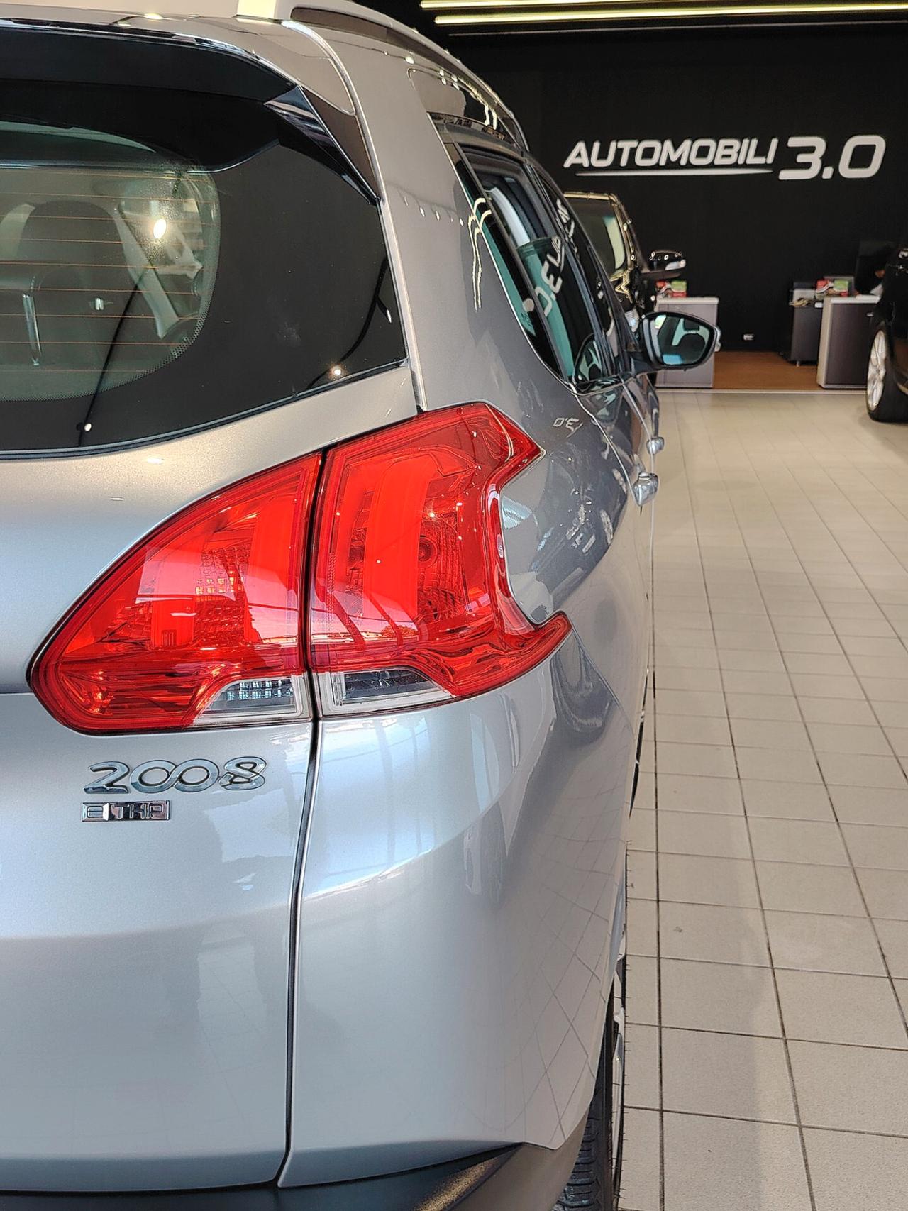 Peugeot 2008 PureTech 1.2 Turbo 110 S&S Black Matt