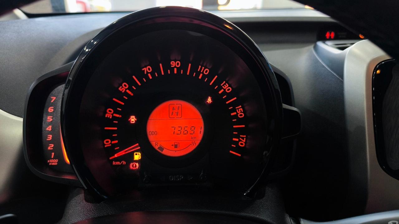 Toyota Aygo 1.0 VVT-i 69 CV 5 porte x-business MMT