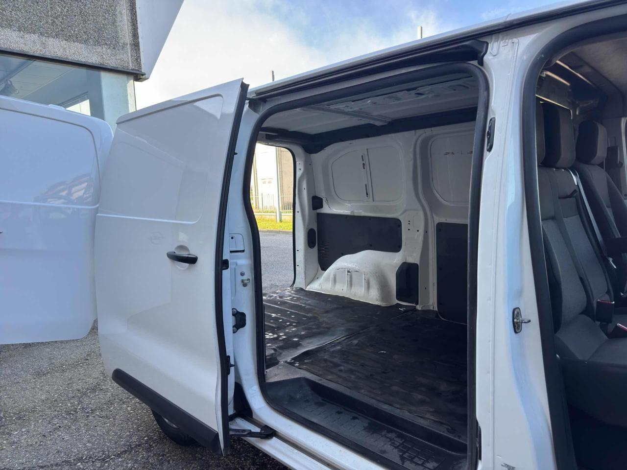 Opel Vivaro -e 50kWh(PL-TN-L2H1)FURGONE ELETTRICO CERCHI LEGA-