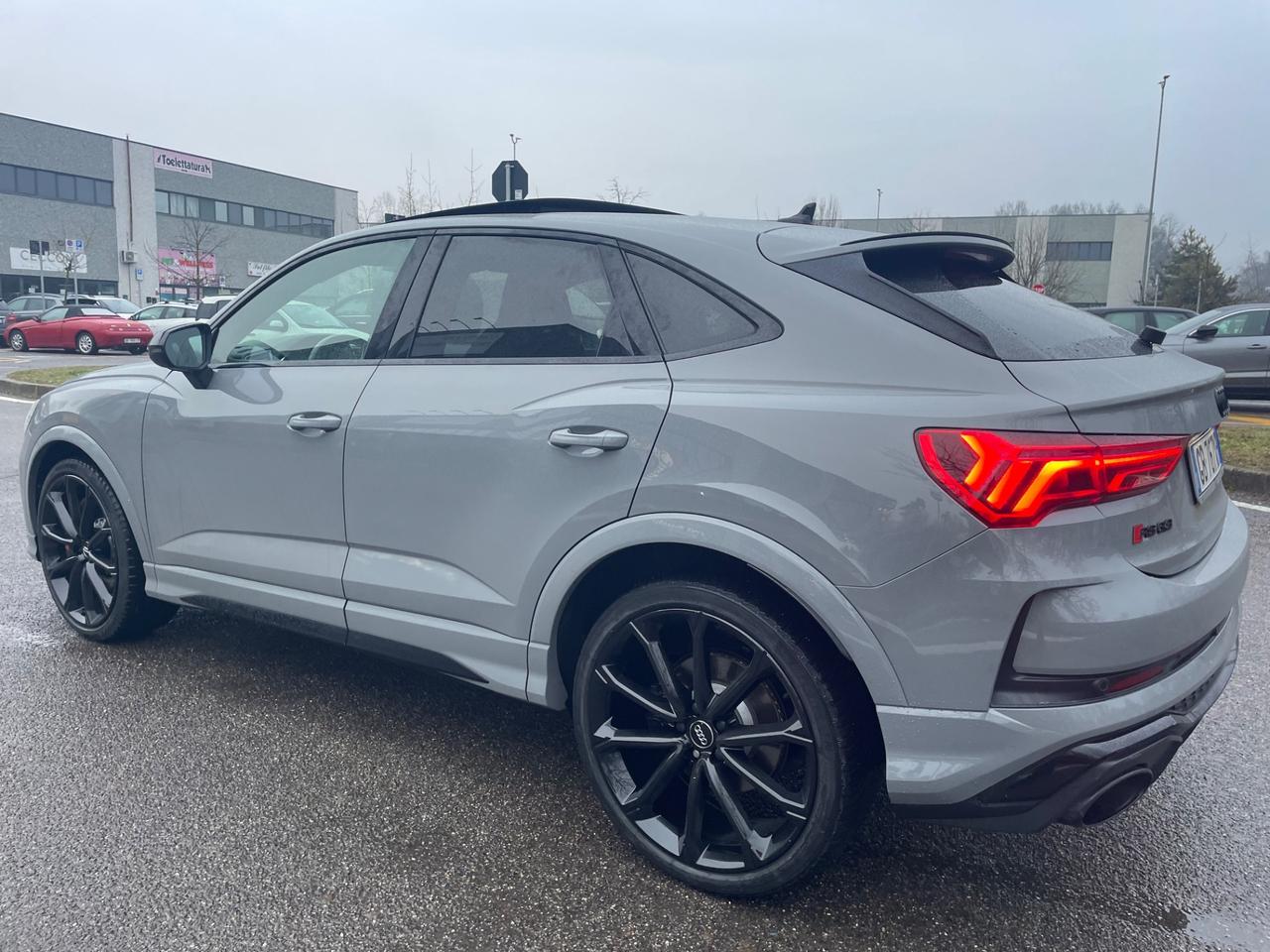 Audi RSQ3 SPB quattro*Automatik*Navi*Pelle