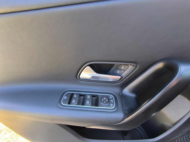 MERCEDES-BENZ A 180 d Sport