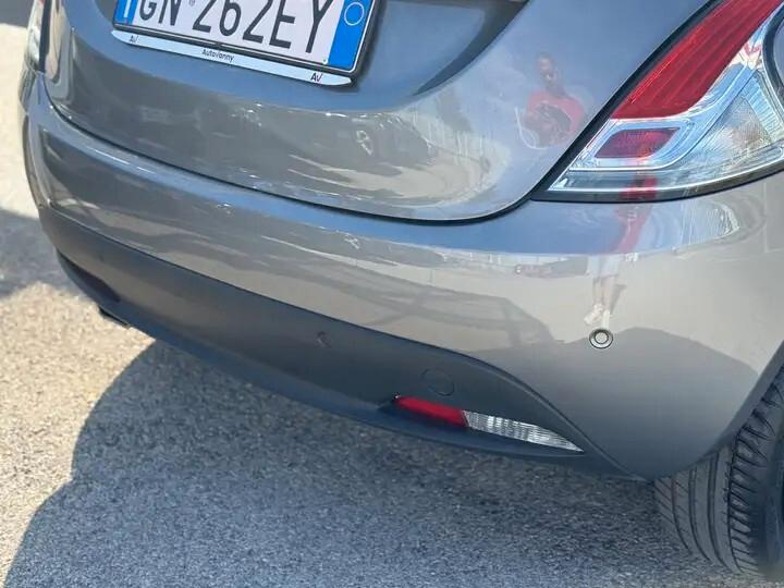Lancia Ypsilon 1.0 FireFly 5 porte S&S Hybrid Gold