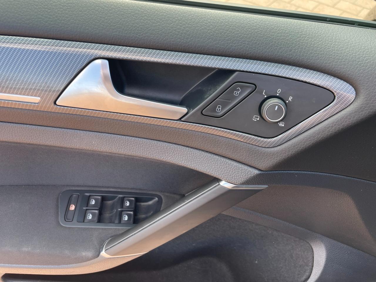 Volkswagen Golf 1.6 TDI 116 SPORT "R LINE" FINANZIABILE