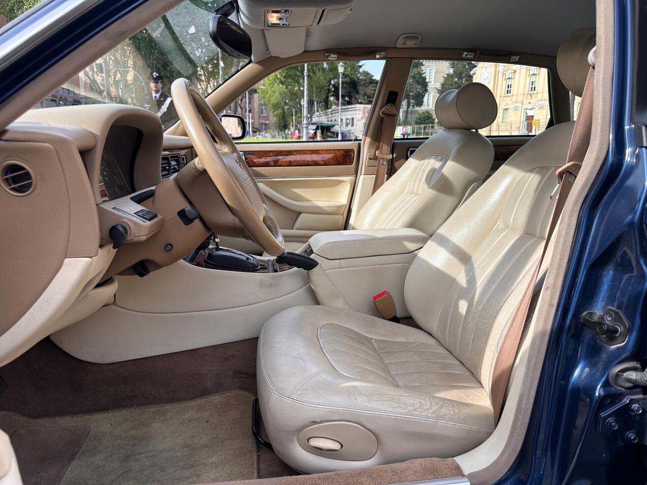 Jaguar XJ 4.0 6 Cil. 241cv Automatica ASI