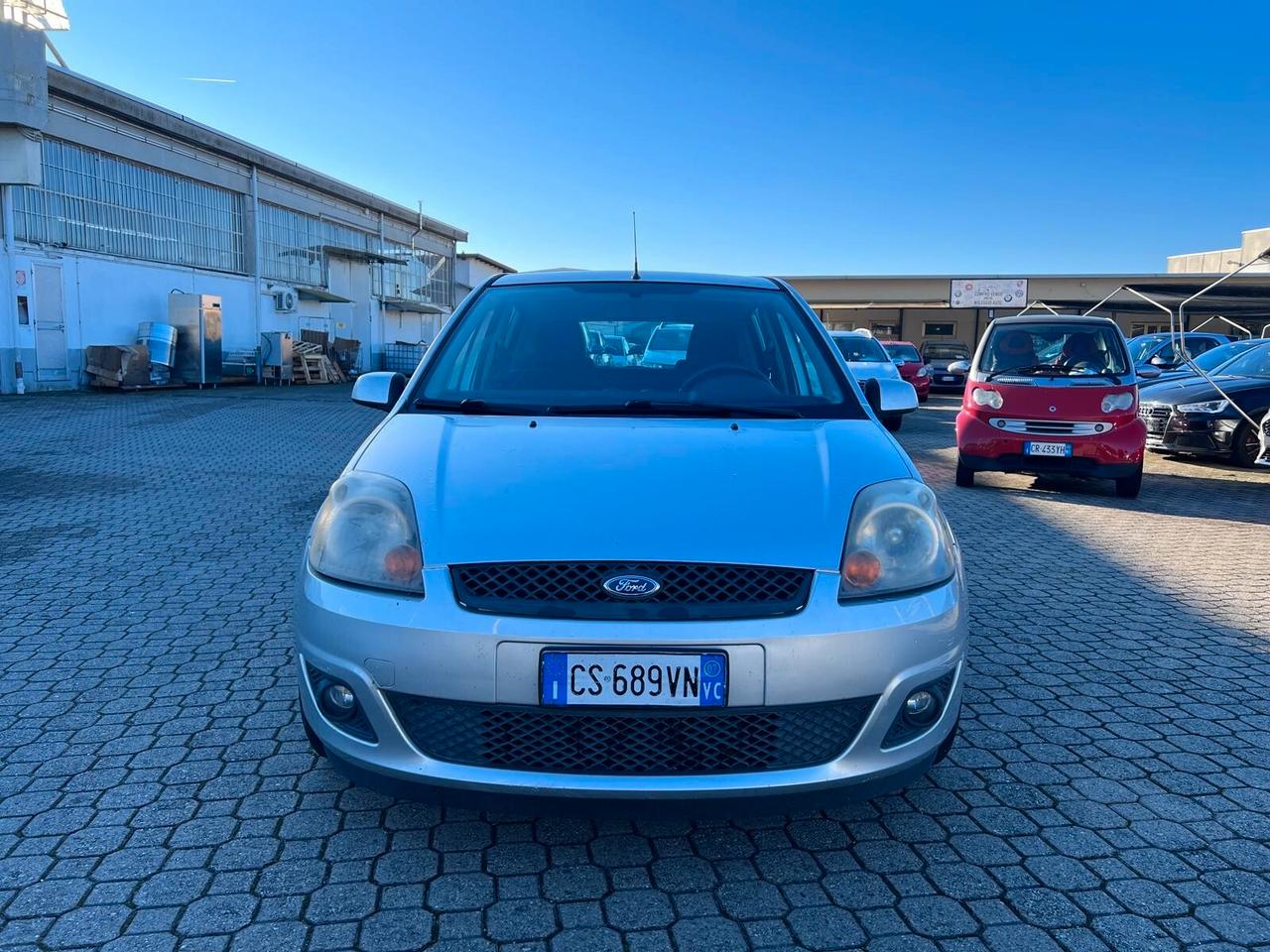 Ford Fiesta 1.2 16V 5p. Ghia