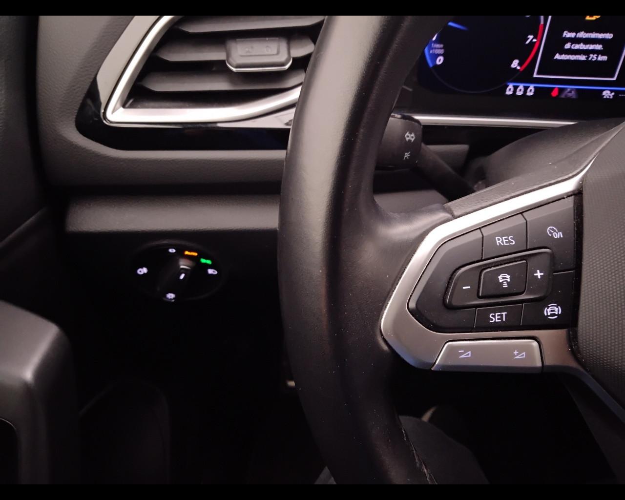 VOLKSWAGEN T-Roc I 2022 - T-Roc 1.0 tsi R-Line 110cv