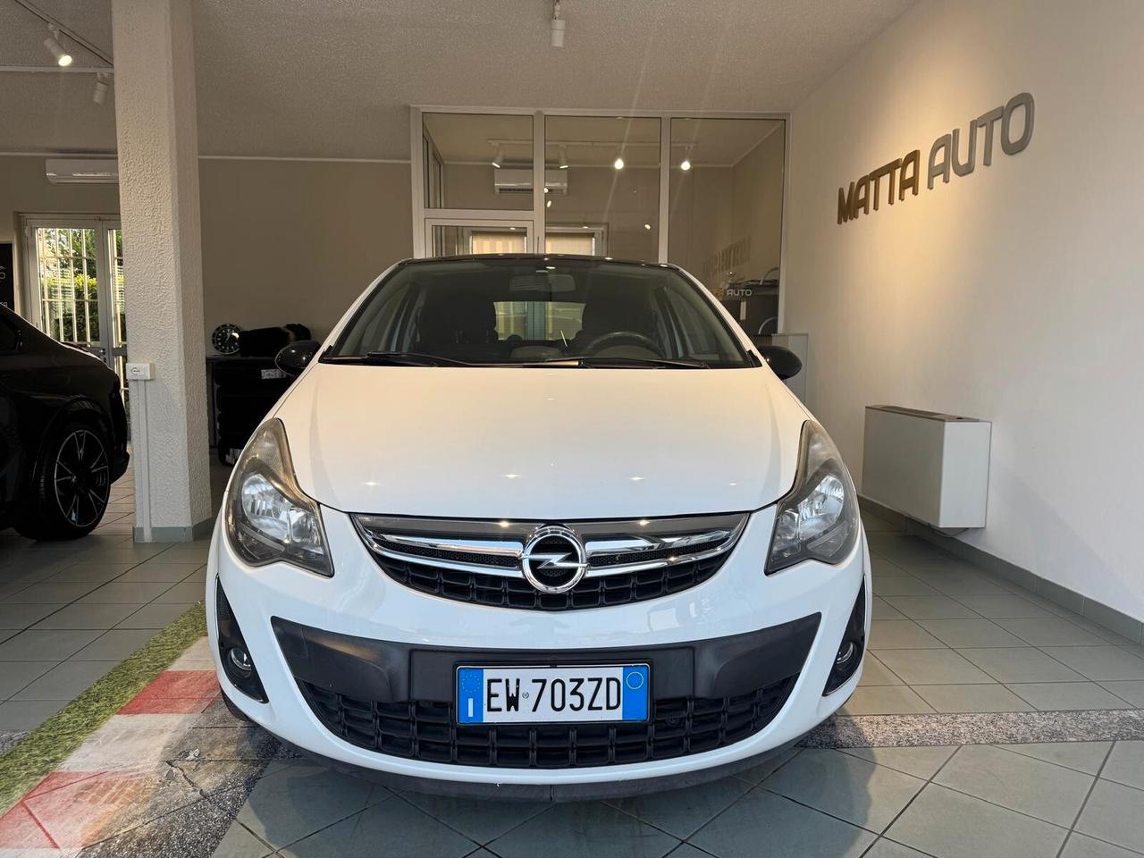 Opel Corsa 1.2 3 porte b-color