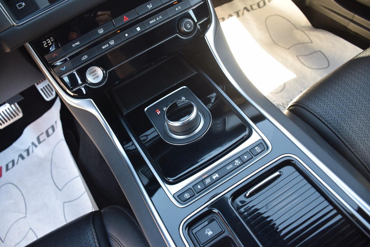 Jaguar XF Sportbrake 4X4 2.0D 180CV AWD automatica Prestige NAVI CRUISE SENSORI CAM PELLE BT