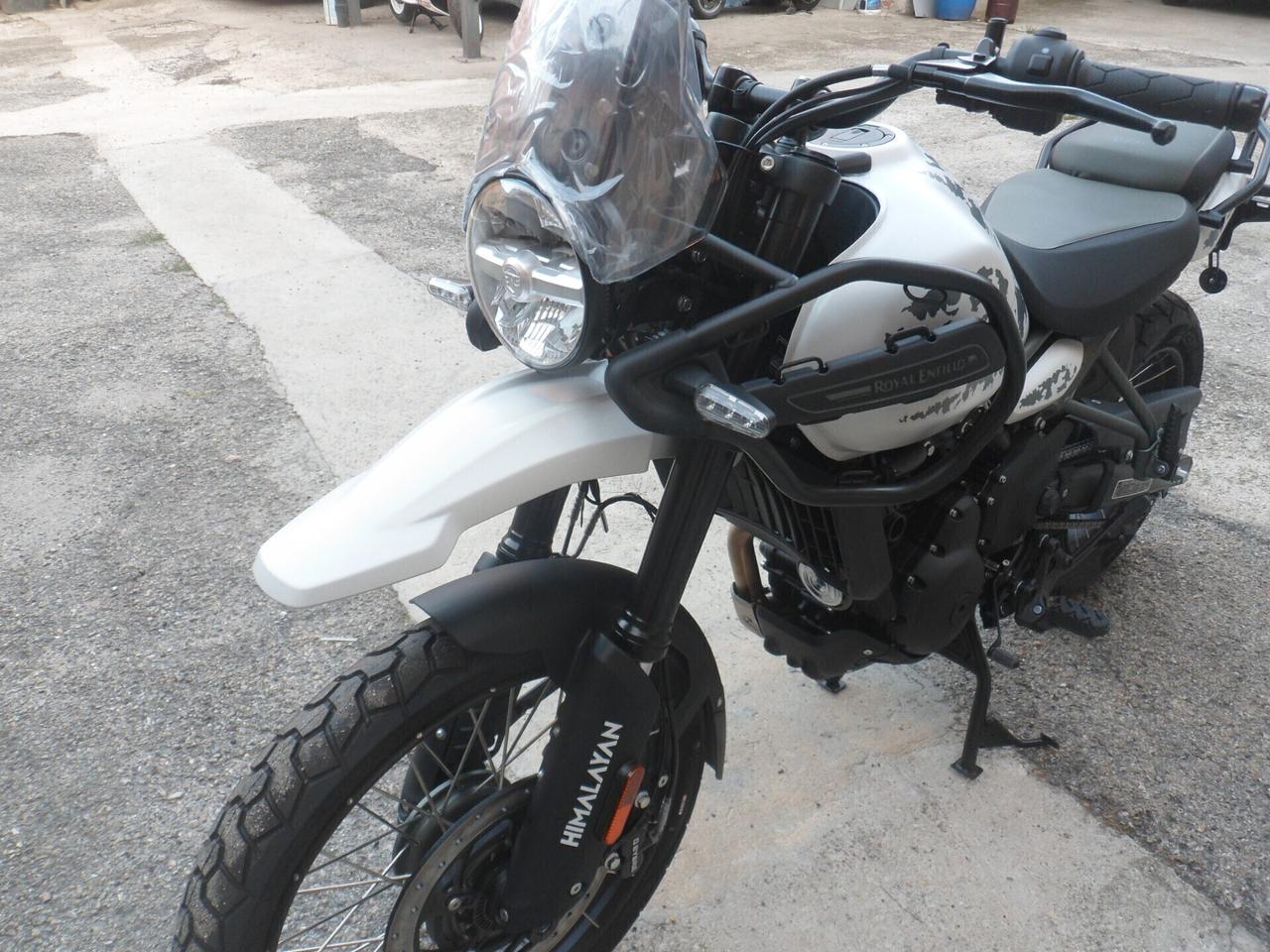 Royal Enfield Himalayan kamet white tubeless