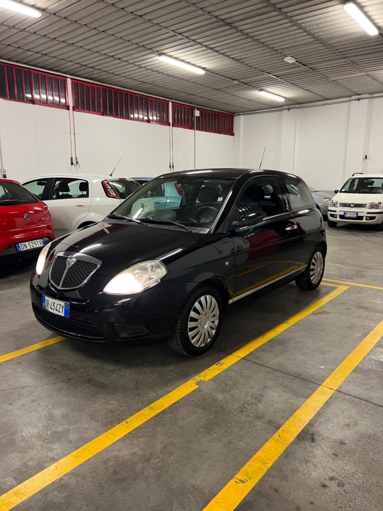 Lancia Ypsilon 1.2 Argento