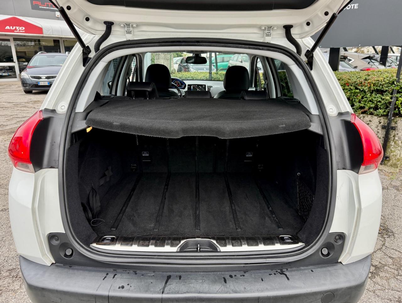 Peugeot 2008 1.6 e-HDi 115 CV Stop&Start Allure full