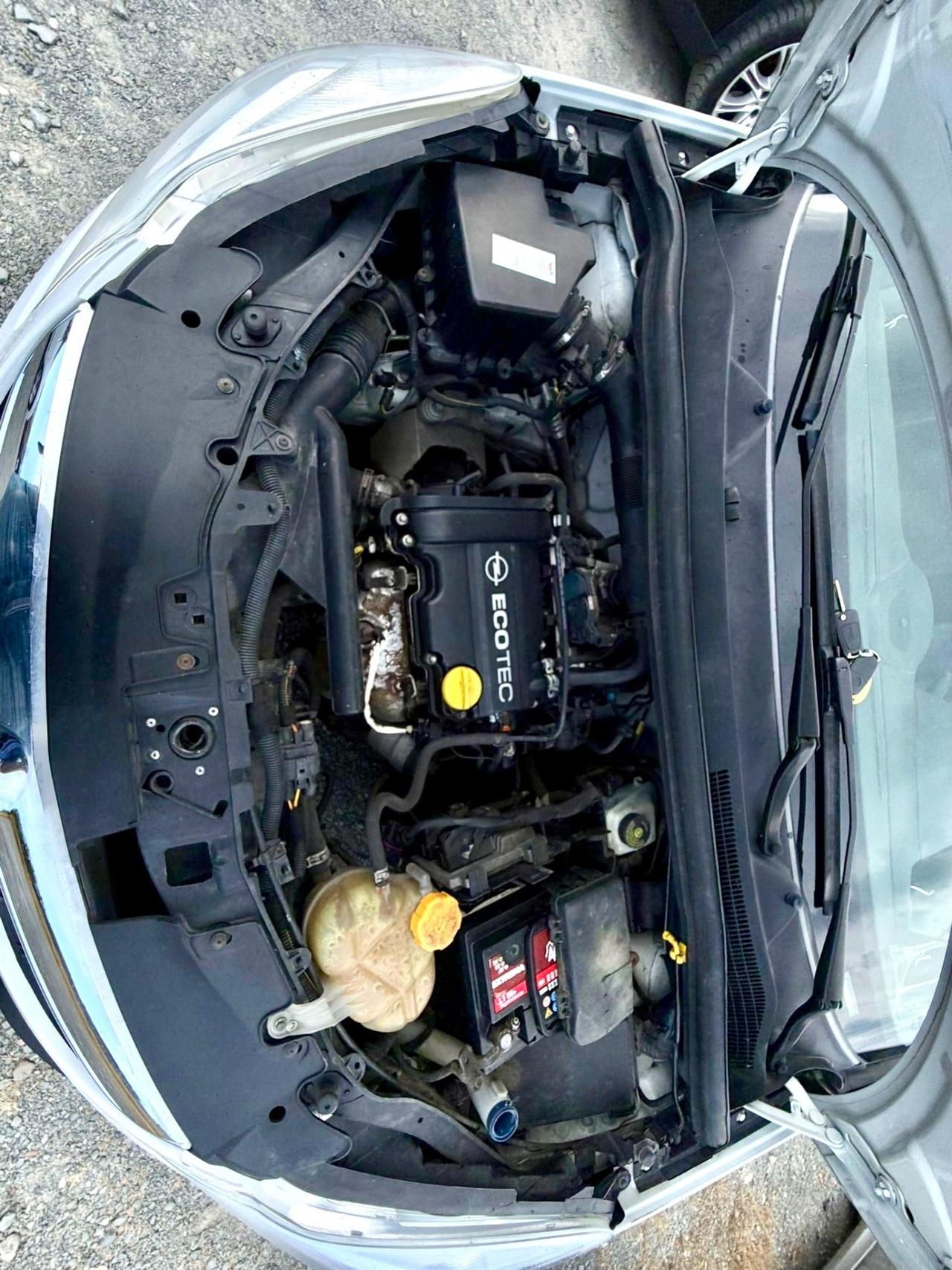 Opel Corsa 1.0 Benzina- Neopatentati- Anche Permuta