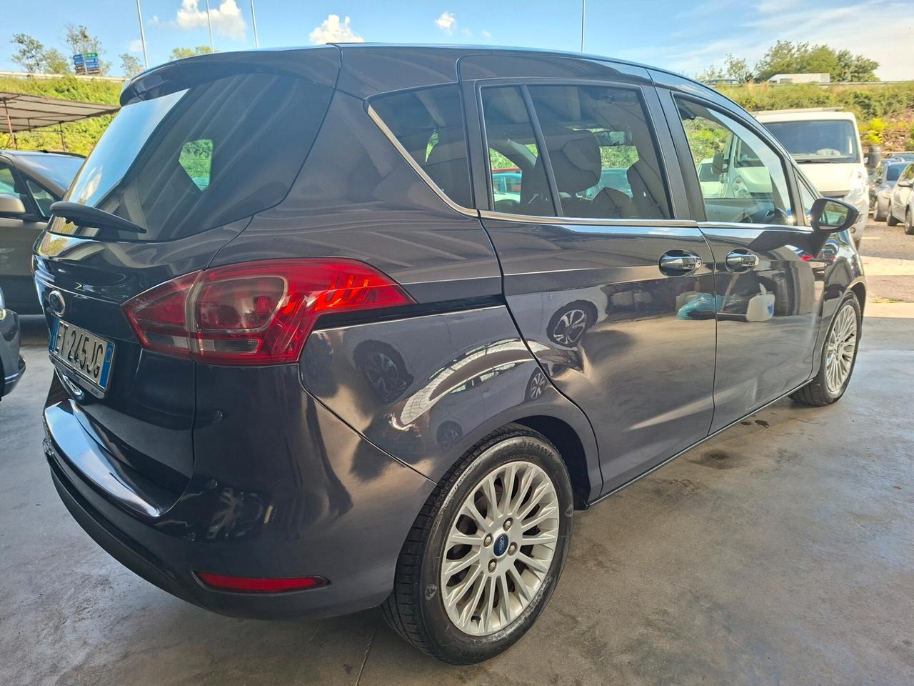 Ford B-Max 1.5 TDCI / CINGHIA FATTA / DA NEOPATENTATI