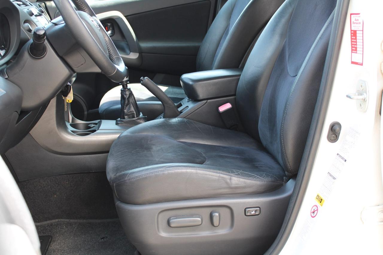 Toyota RAV 4 RAV4 2.2 D-4D 150 CV DPF Luxury
