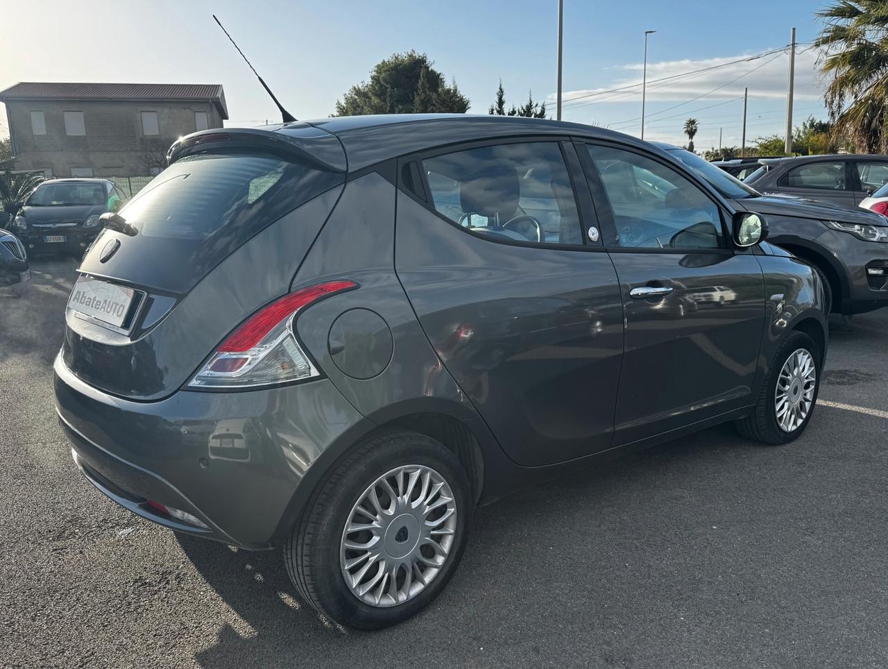 Lancia Ypsilon 1.2 69 CV 5 porte GPL Ecochic Gold