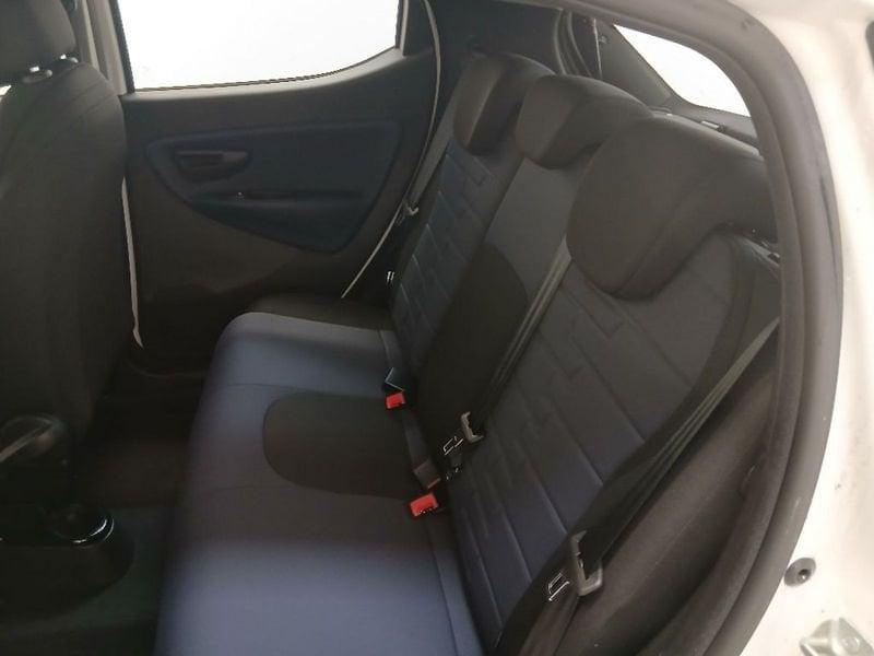 Lancia Ypsilon 1.0 firefly hybrid Platino s&s 70cv