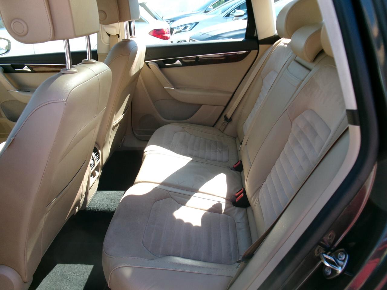 Volkswagen Passat Variant 2.0 TDI 140CV HIGHLINE CAMBIO DSG/TETTO APRIBILE/PELLE