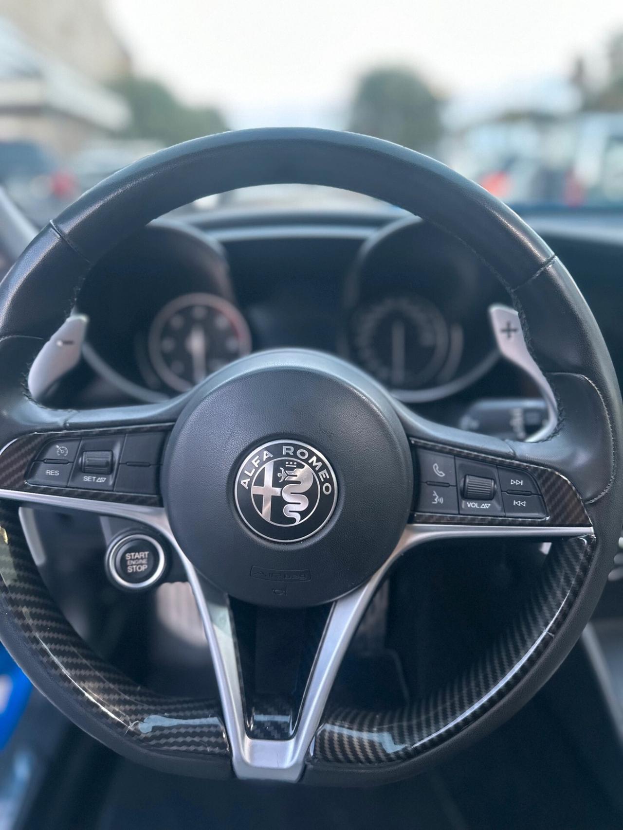 Alfa Romeo Giulia 2.2 Turbodiesel 210 CV AT8 AWD Q4 Veloce
