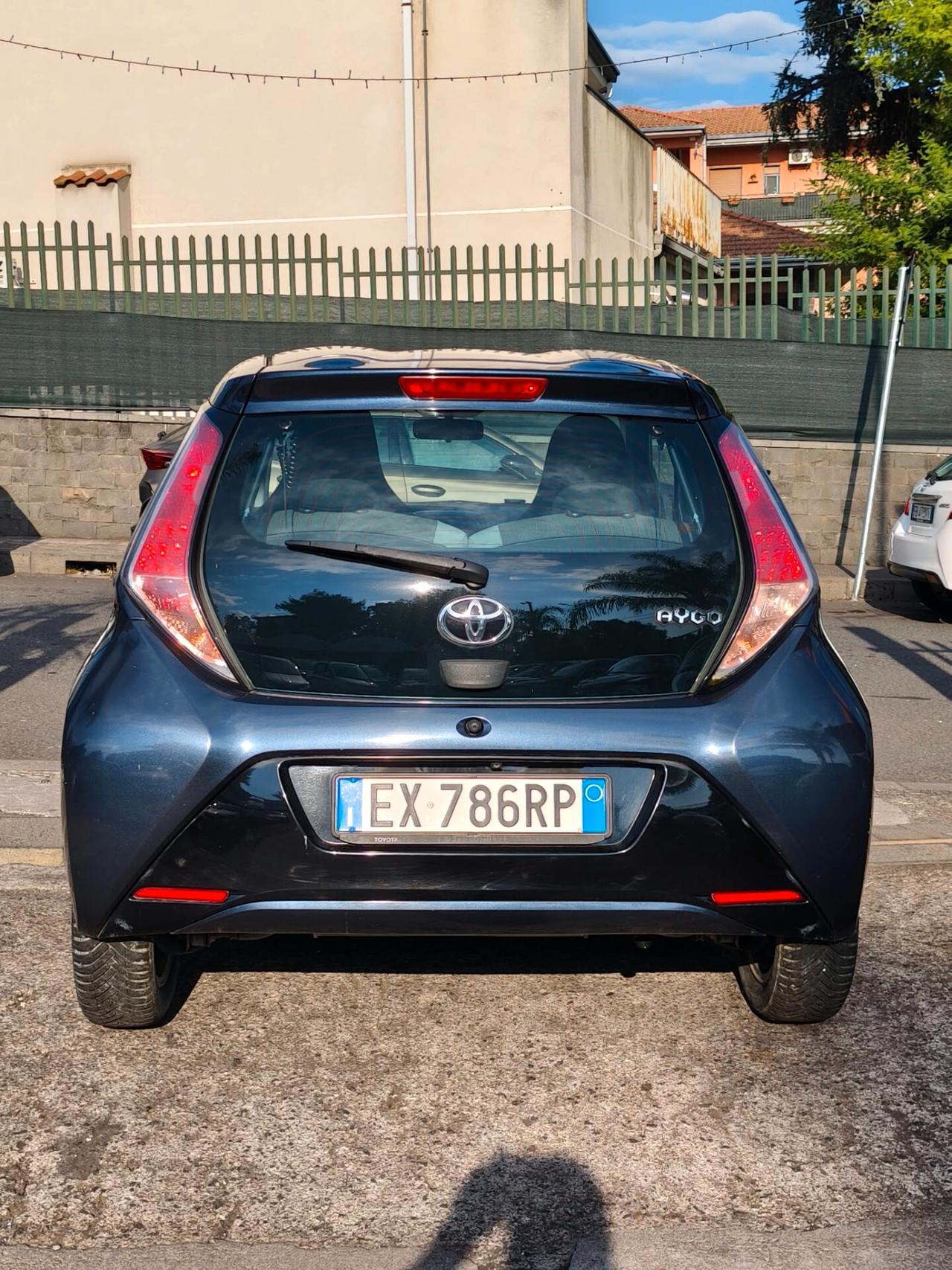 Toyota Aygo 1.0 VVT-i 69 CV 5 porte x-clusiv