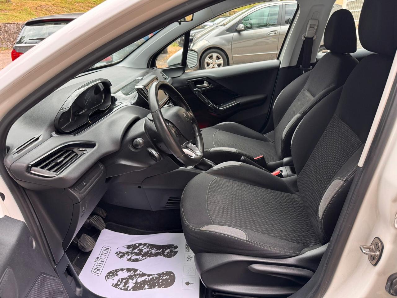 Peugeot 208 PureTech 82 5 porte Allure 1.2 E6 GARANZIA 1 ANNO