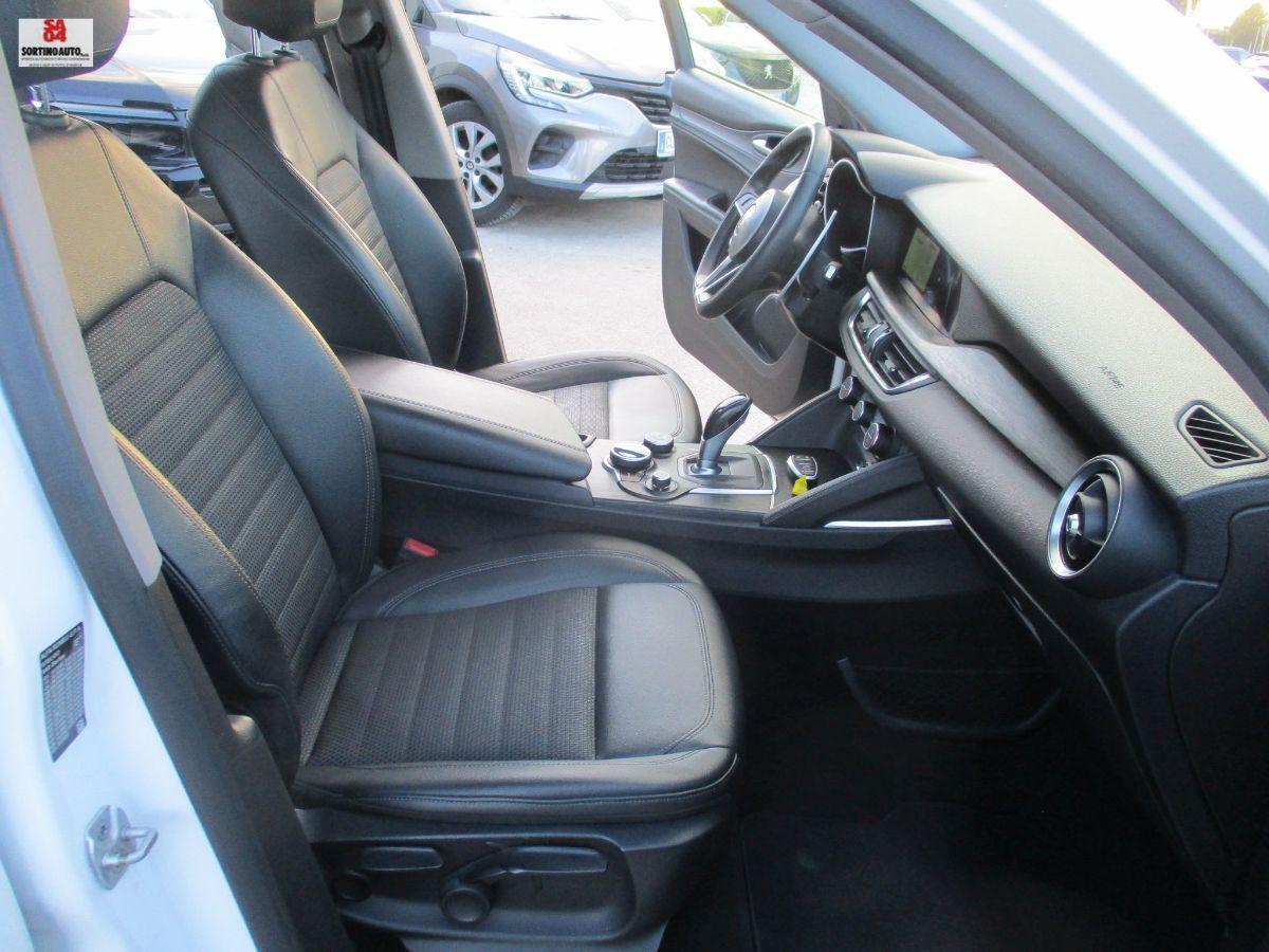 A.R.Stelvio 2.2 T.diesel 210cv AT8 Q4 Exec.-2018
