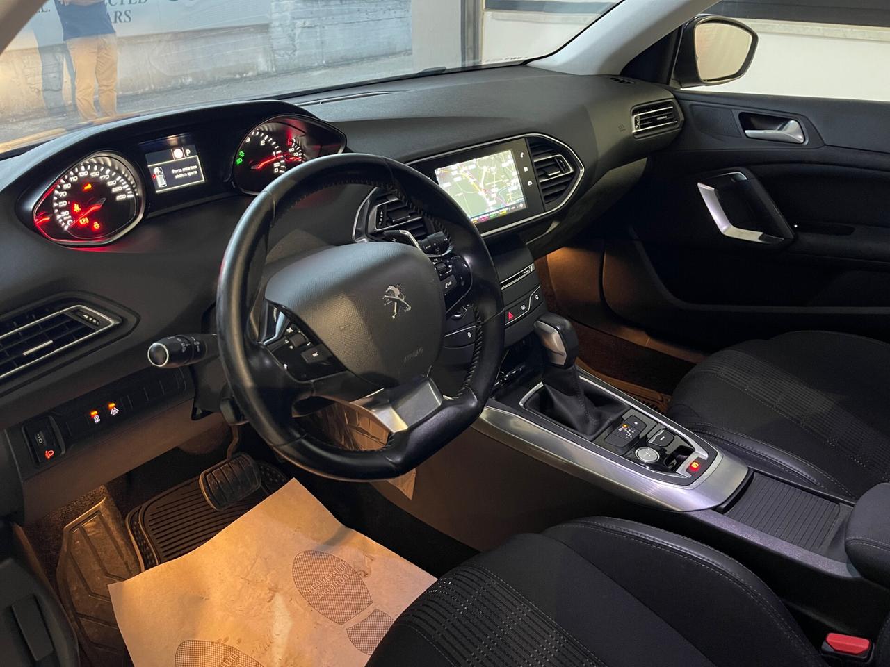 Peugeot 308 BlueHDi 120 S&S EAT6 Allure