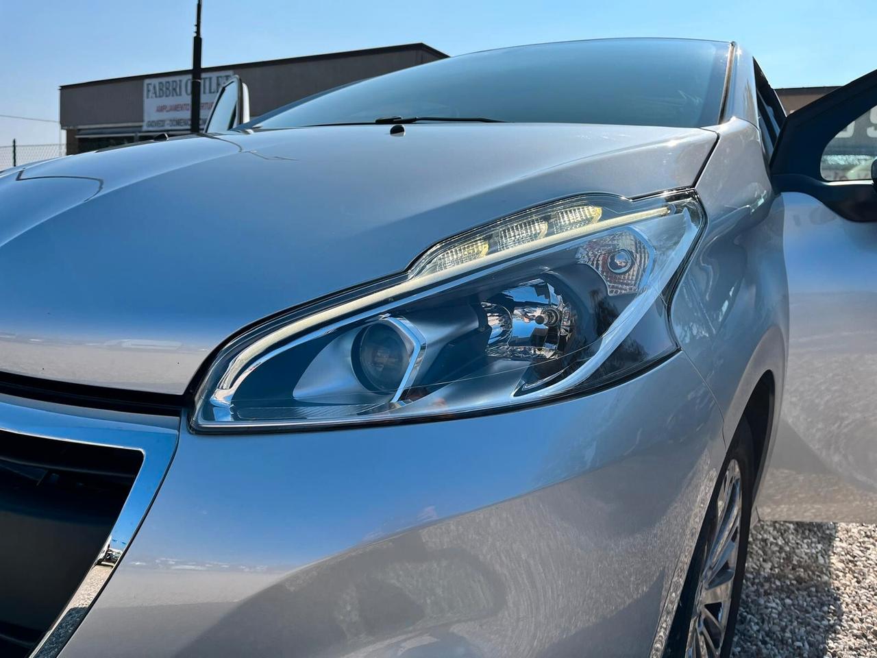 Peugeot 208 PureTech 82 5 porte Allure