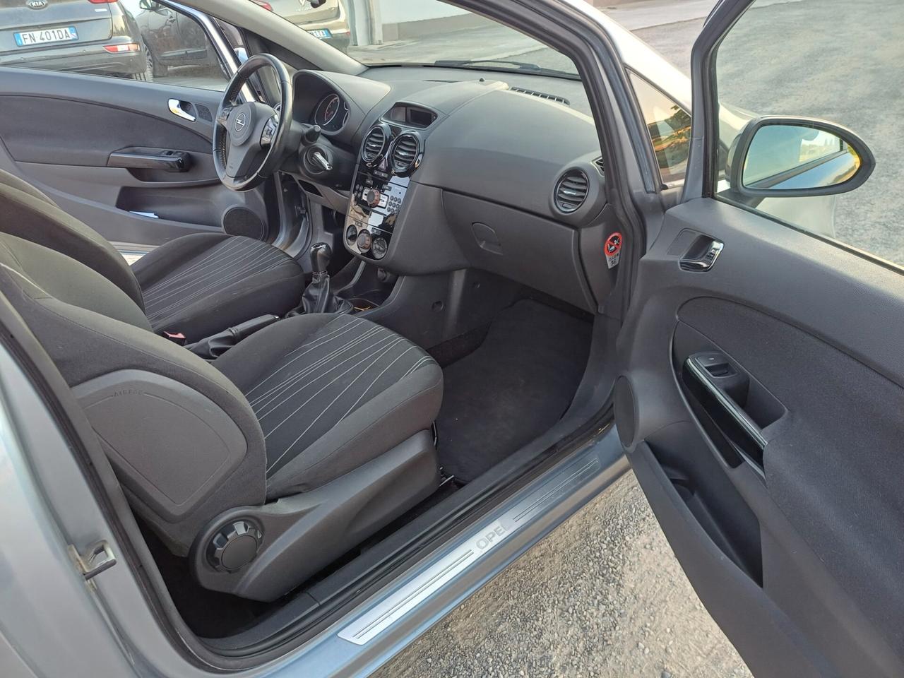 Opel Corsa 1.2 Benzina 3 porte Sport