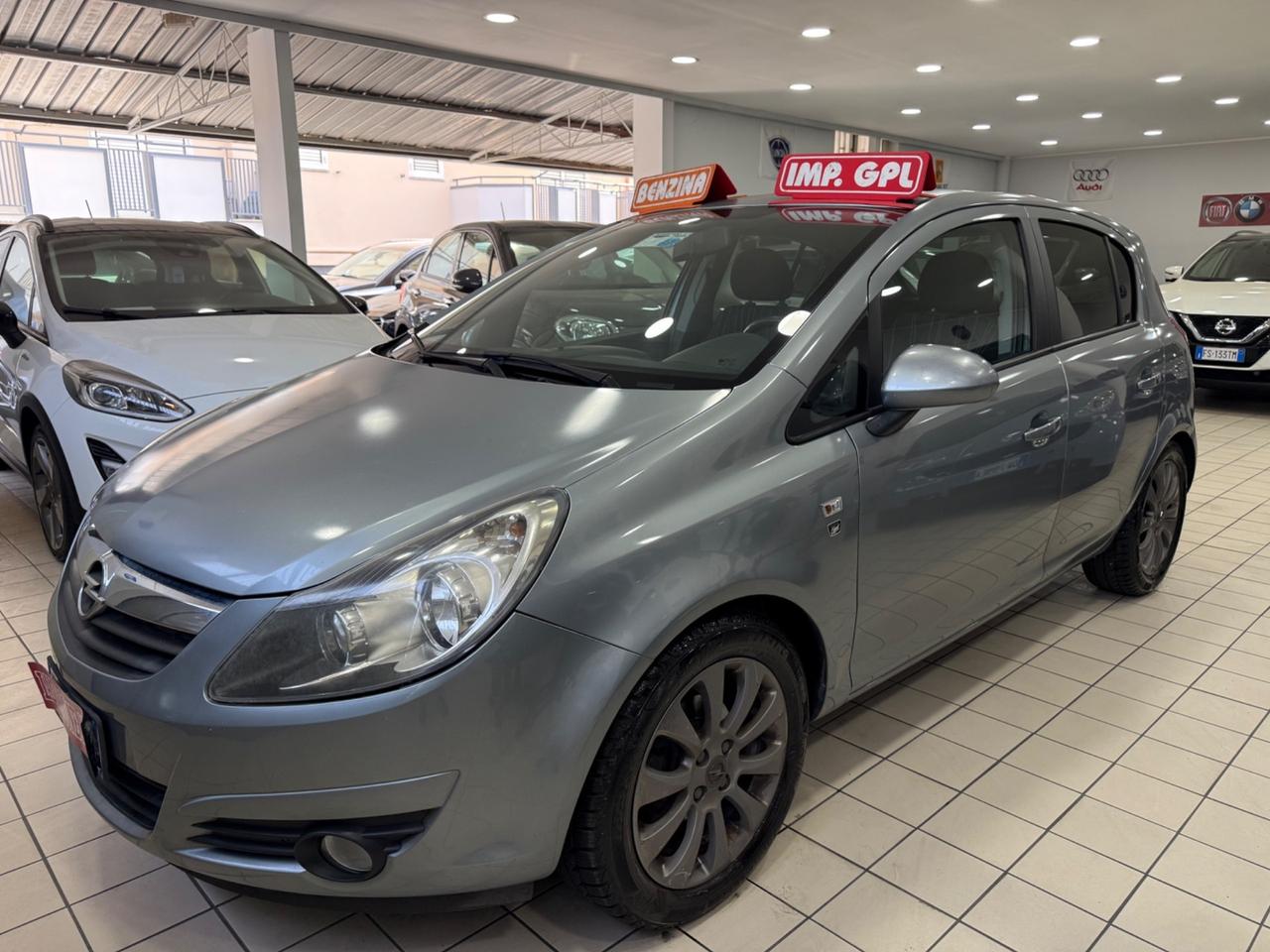 Opel Corsa 1.2 gpl 2011 full optional