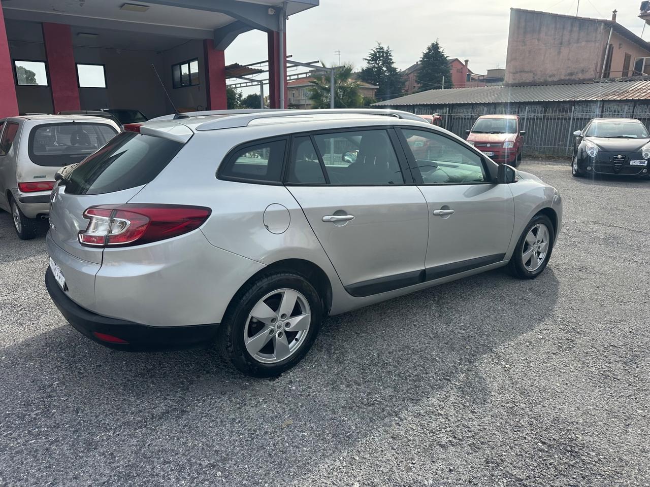 Renault Megane 1.5 DCI 110 CV Sportour Ecobusiness Premium