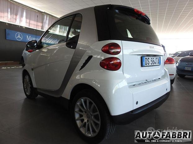 SMART - Fortwo - 1000 52 kW MHD coupé passion