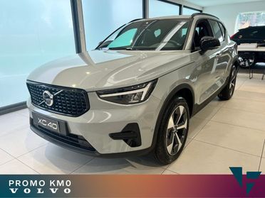 VOLVO XC40 B3 automatico Plus Dark