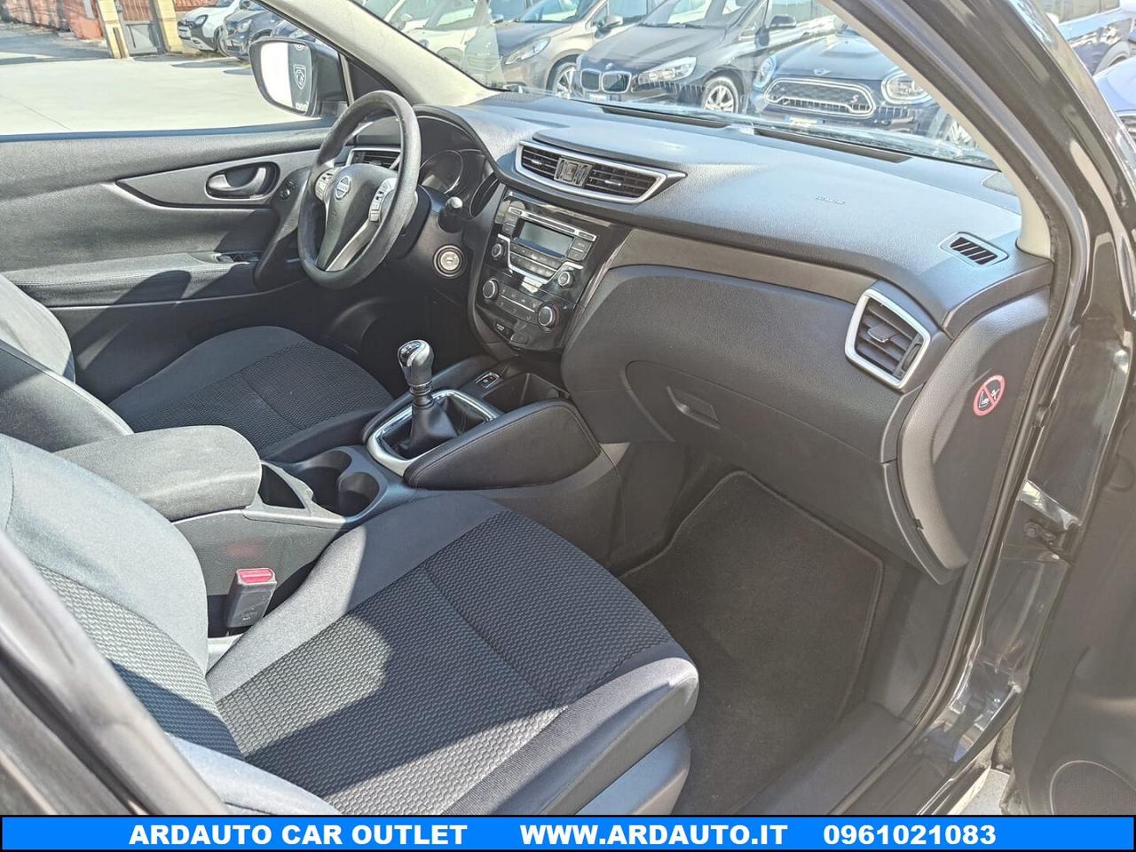 Nissan Qashqai 1.5 D Visia 115 cv