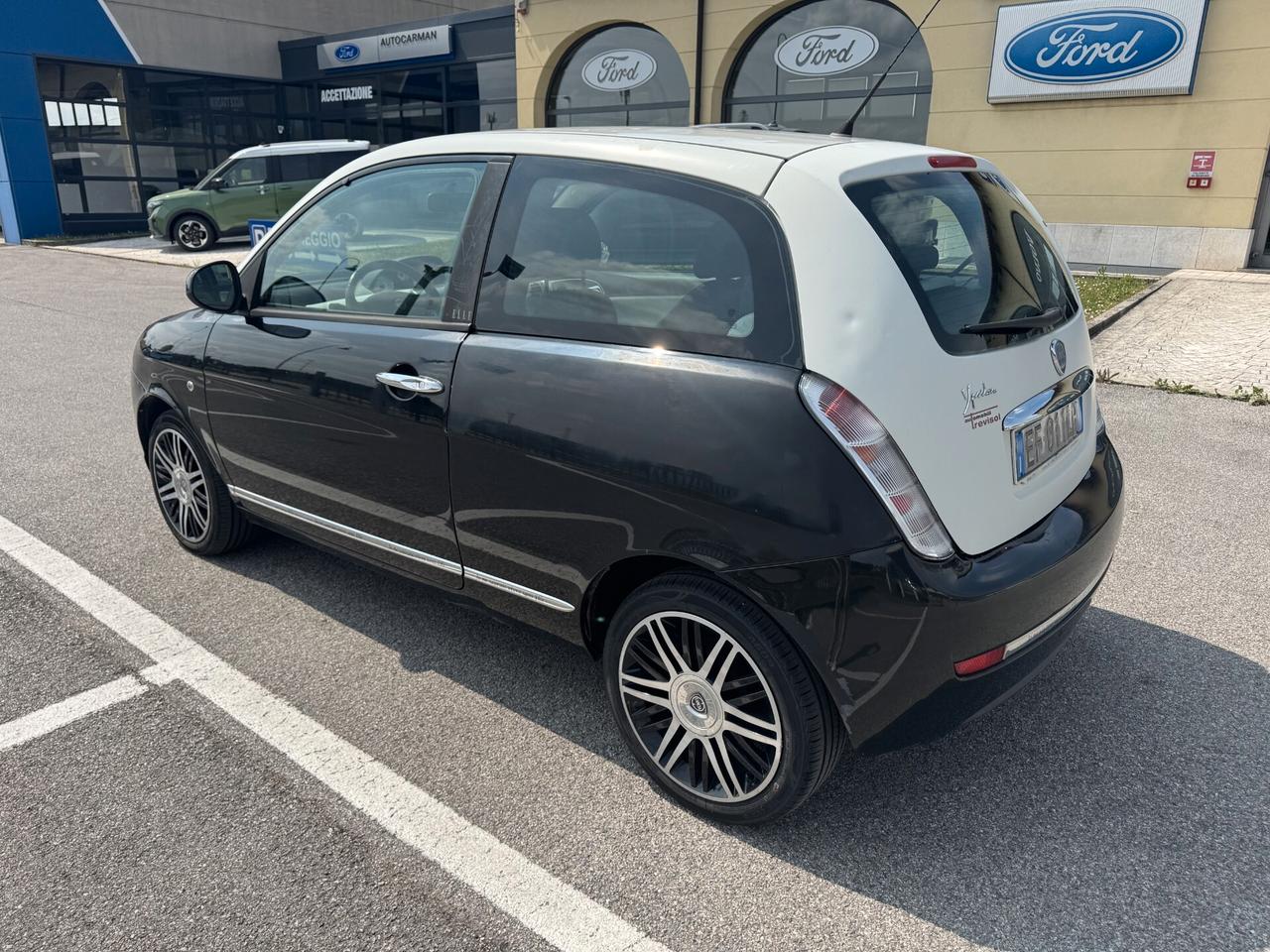 Lancia Ypsilon 1.3 MJT 75CV Elle Edition