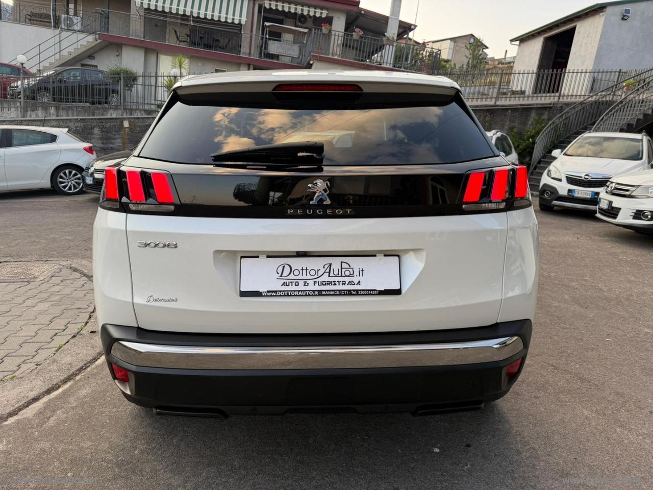 PEUGEOT 3008 BlueHDi 130 S&S Allure Pack