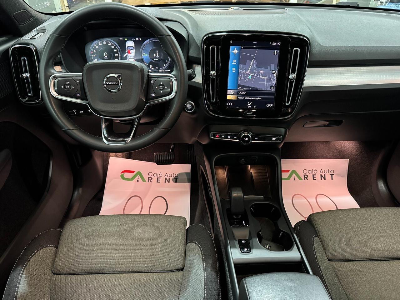 XC40 T4 Plug-in Hybrid Core VETRI SCURI BELLA